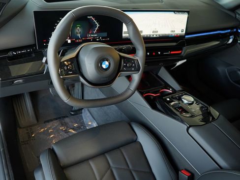 Used 2026 BMW 530i w/ Premium Package RWD image 12