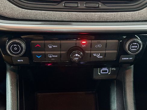 Used 2024 Jeep Compass Sport image 23