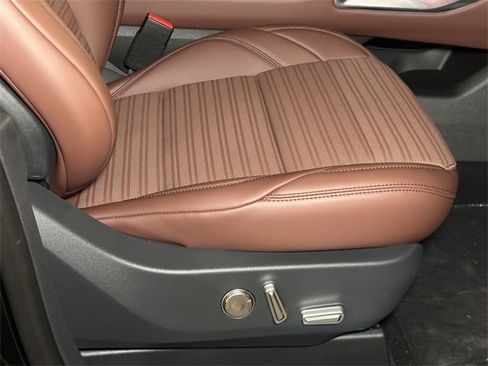 New 2026 Lincoln Nautilus Reserve image 8