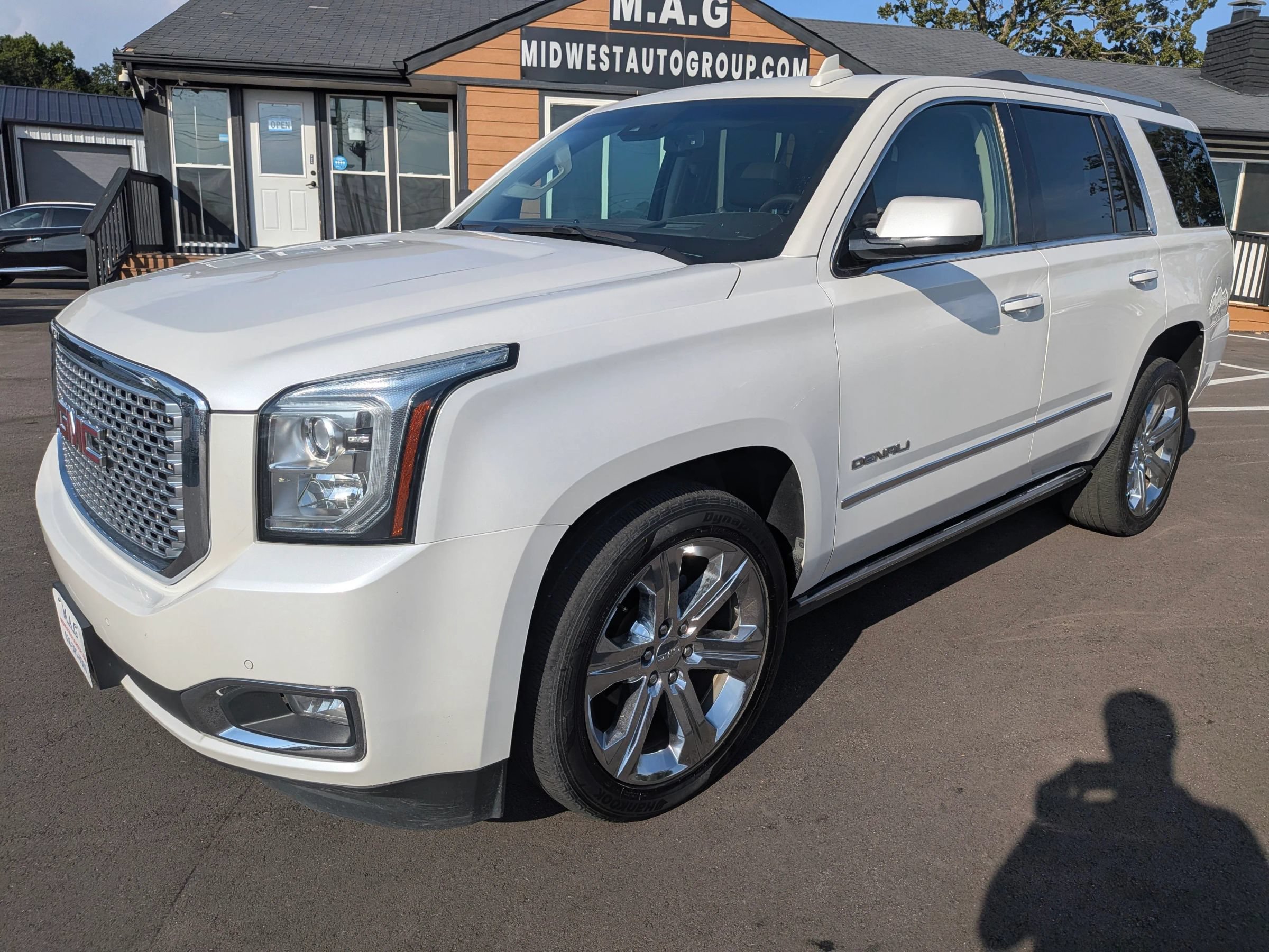Used 2016 GMC Yukon Denali w/ Open Road Package AWD/4WD image 2