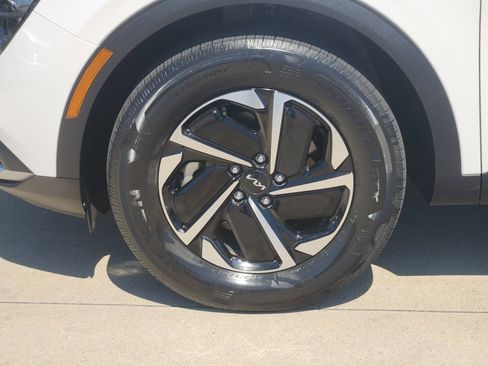 Used 2023 Kia Sportage LX AWD/4WD image 10