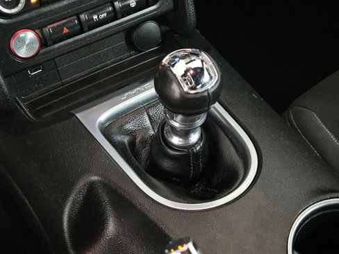 Used 2019 Ford Mustang Coupe image 15