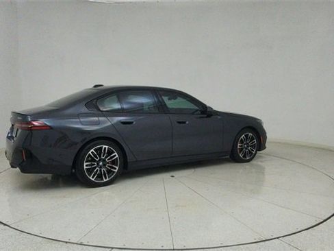 Used 2025 BMW 540i xDrive w/ Executive Package image 74