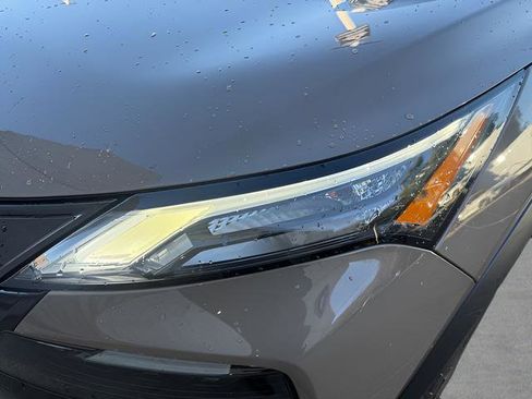 Used 2025 Nissan Rogue SV image 28