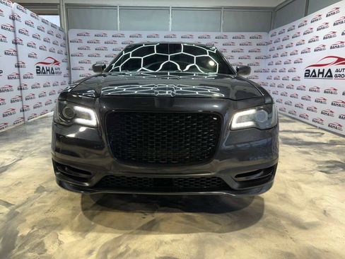 Used 2019 Chrysler 300 S image 2