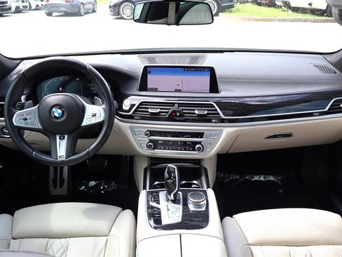 Used 2020 BMW 740i w/ M Sport Package RWD image 17