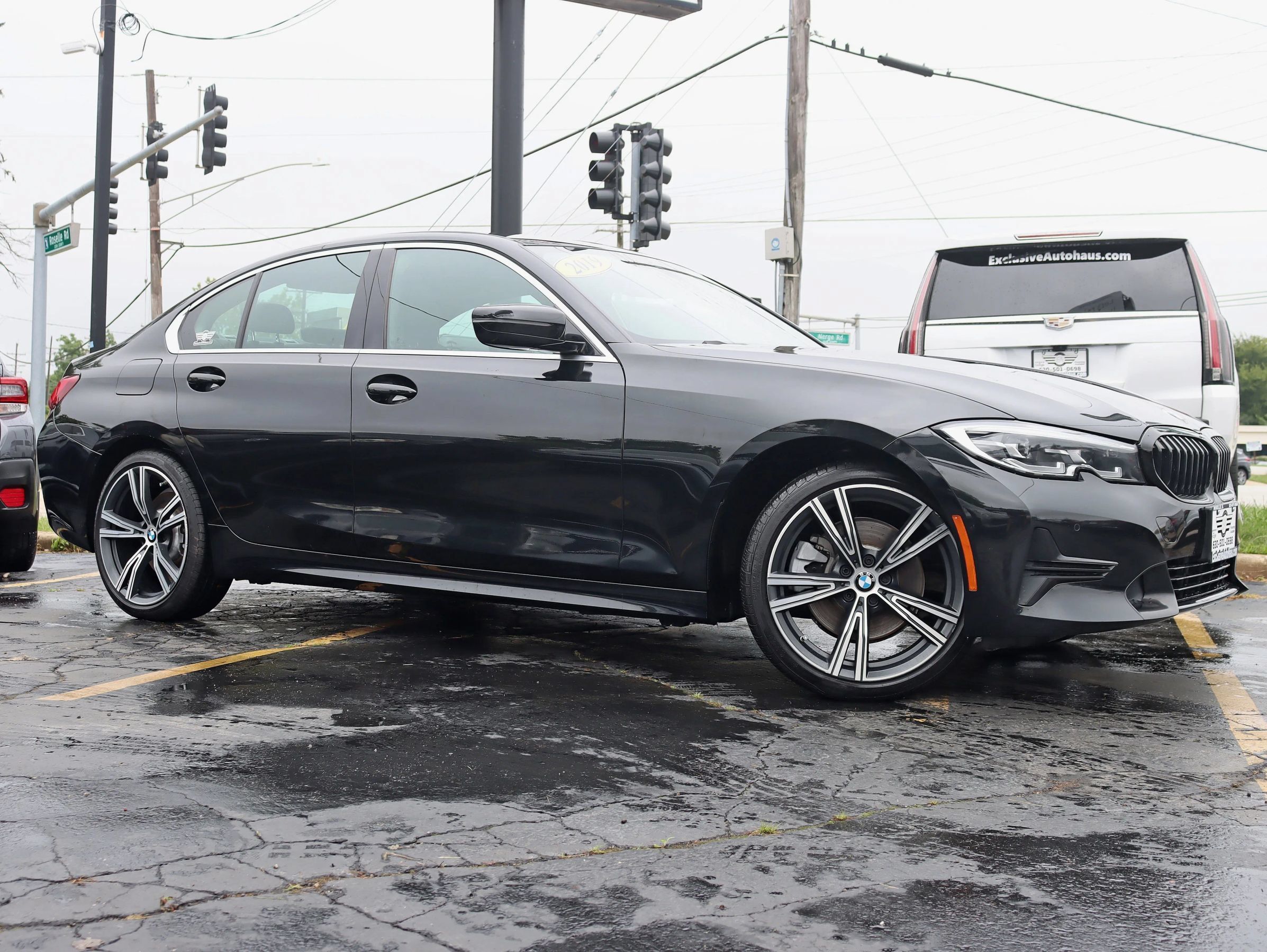 Used 2019 BMW 330i xDrive Sedan w/ Premium Package AWD/4WD image 2