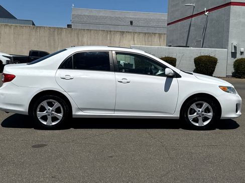 Used 2012 Toyota Corolla LE w/ Premium Pkg FWD image 6