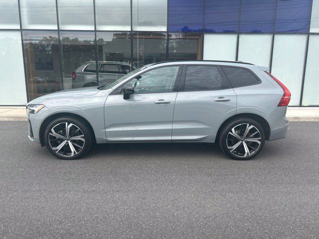 Used 2024 Volvo XC60 B5 Ultimate w/ Protection Package Premier AWD/4WD image 2