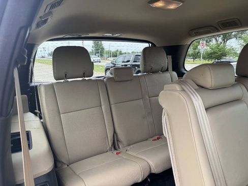 Used 2018 Toyota Sequoia SR5 w/ Premium Package AWD/4WD image 15