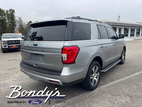 Used 2023 Ford Expedition XLT image 15