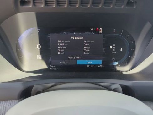 Certified 2025 Volvo XC90 B6 Core image 26