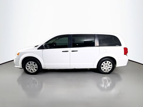 Used 2019 Dodge Grand Caravan SE image 6