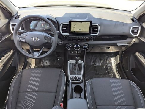 New 2025 Hyundai Venue Limited image 28