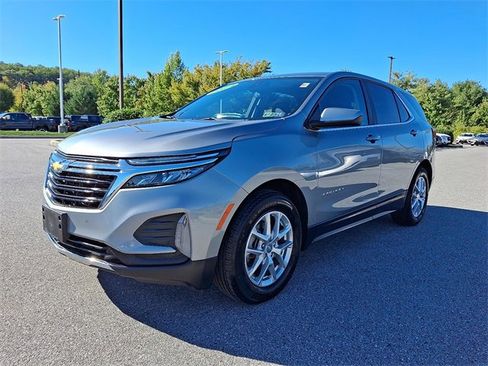Used 2024 Chevrolet Equinox LT image 3