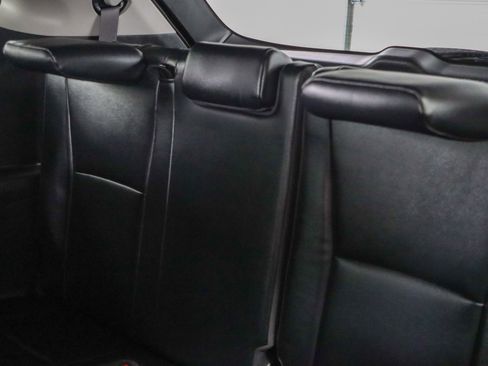 Used 2023 Toyota Highlander Limited image 26