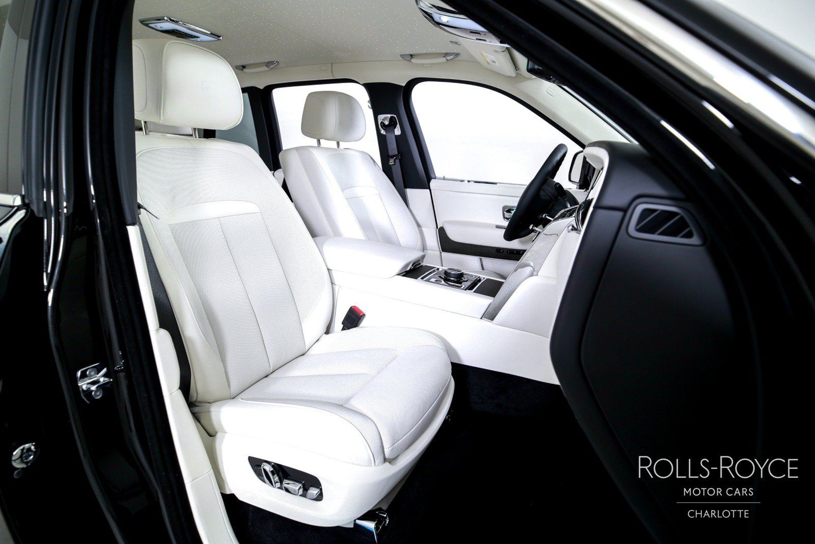 New 2026 Rolls-Royce Cullinan AWD/4WD image 36