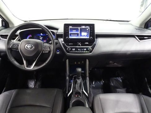Used 2022 Toyota Corolla Cross XLE image 30