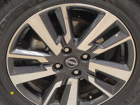 Used 2025 Nissan Versa SV FWD image 31