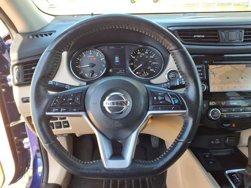 Used 2020 Nissan Rogue SL w/ Premium Package image 24