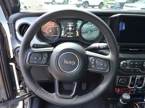 New 2026 Jeep Gladiator Sport AWD/4WD image 16