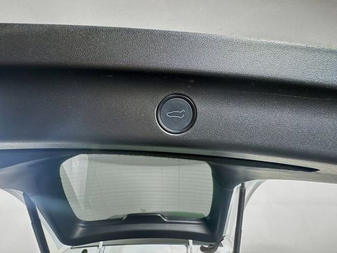 Used 2020 Tesla Model Y Long Range AWD/4WD image 38