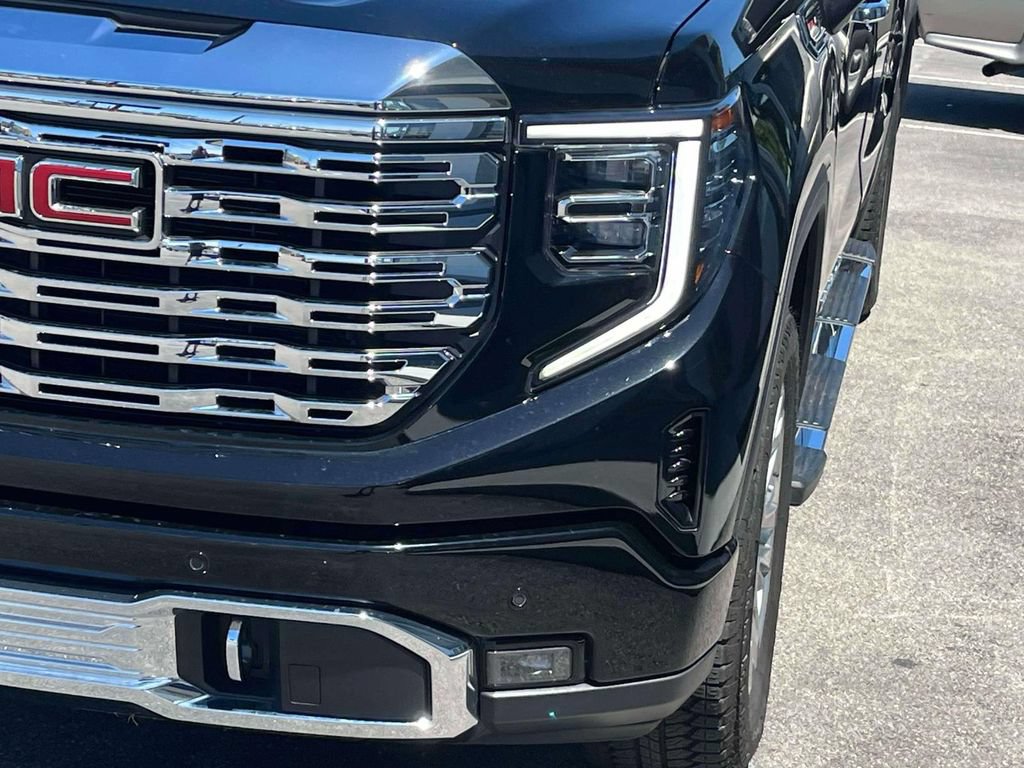 Used 2024 GMC Sierra 1500 Denali w/ Technology Package AWD/4WD image 9