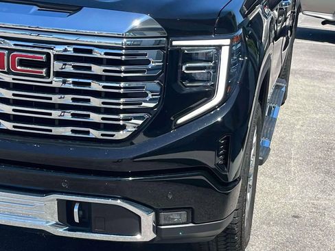 Used 2024 GMC Sierra 1500 Denali w/ Technology Package AWD/4WD image 9