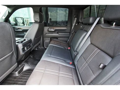 Used 2024 Chevrolet Silverado 2500 High Country w/ High Country Premium Package AWD/4WD image 7