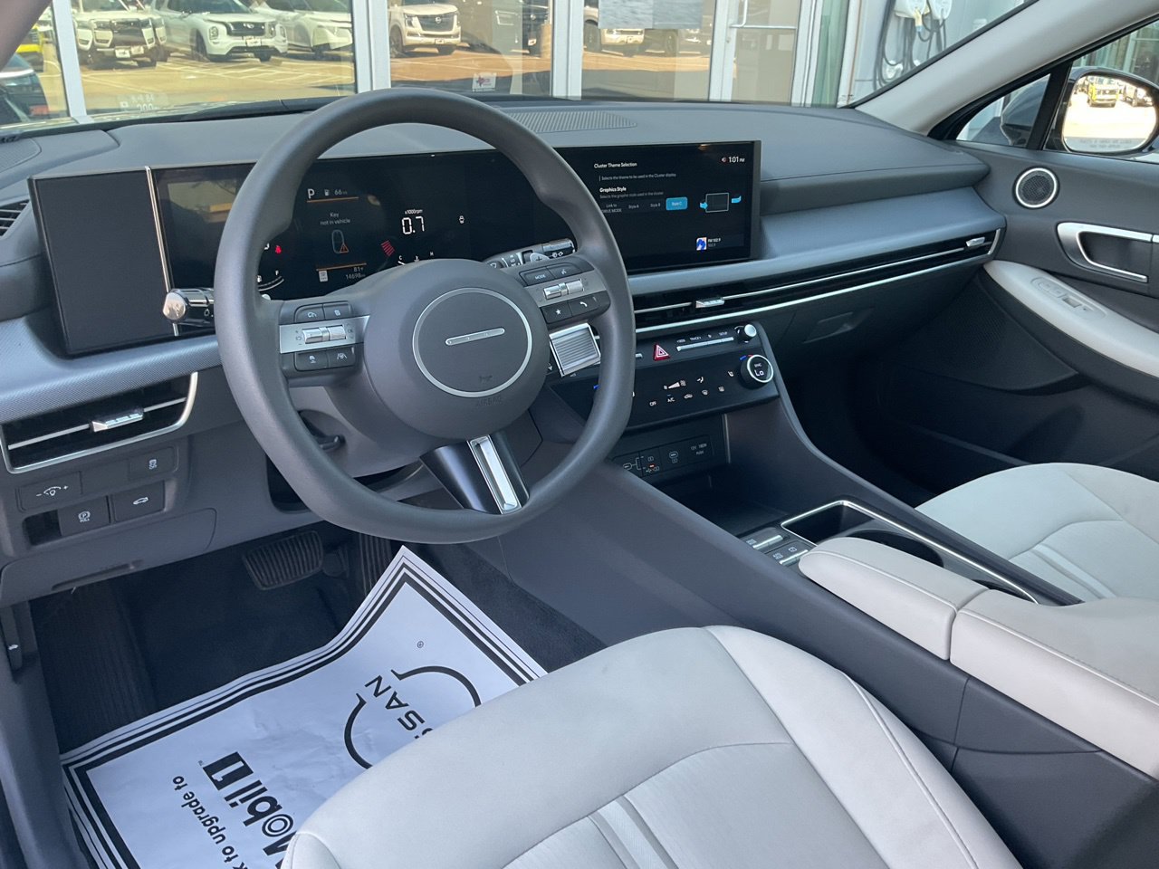 Used 2025 Hyundai Sonata SEL FWD image 12