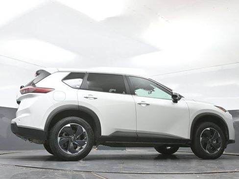 Used 2025 Nissan Rogue SV AWD/4WD image 48