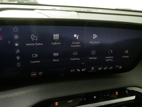 Used 2025 Buick Enclave Avenir image 30