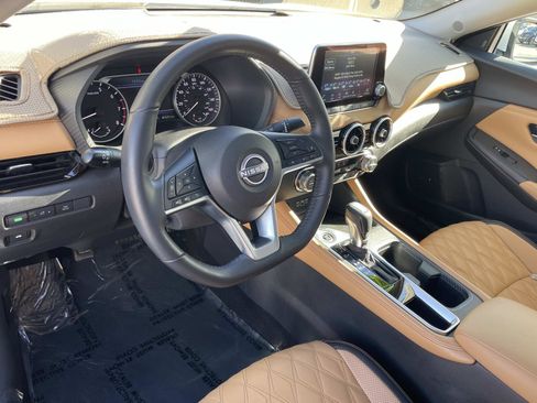 Used 2024 Nissan Sentra SV w/ SV Premium Package image 4