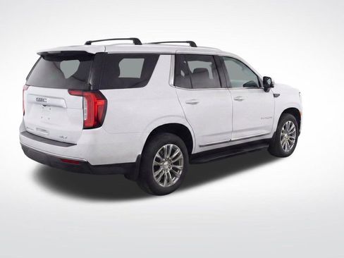 Used 2022 GMC Yukon SLT w/ SLT Premium Package image 3