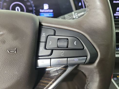 Used 2023 Cadillac Escalade Premium Luxury AWD/4WD image 27