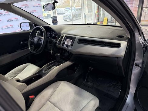 Used 2019 Honda HR-V LX image 31