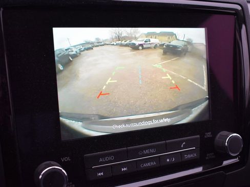 Used 2022 Nissan Frontier SV w/ Technology Package image 12