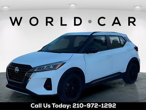 Used 2024 Nissan Kicks SR w/ SR Premium Package image 3