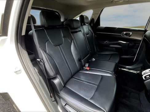 Used 2023 Kia Sorento S w/ Panoramic Sunroof Package AWD/4WD image 16