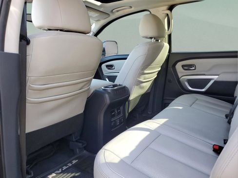 Used 2020 Nissan Titan SL w/ Moonroof Package image 6