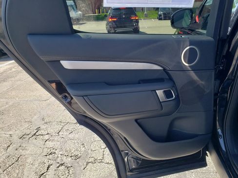 New 2026 Land Rover Discovery Limited Edition image 12