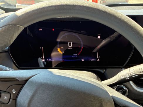 Used 2025 Chevrolet TrailBlazer LT image 39