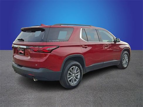 Used 2023 Chevrolet Traverse LT image 5