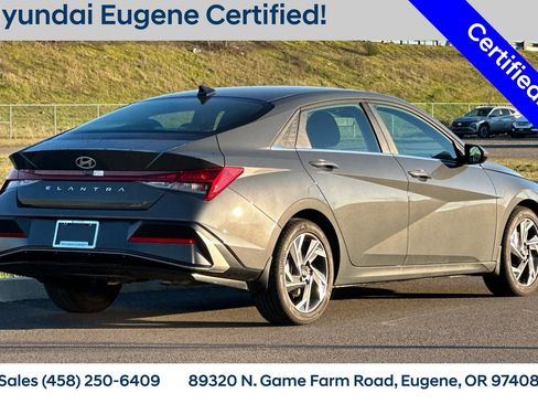 Used 2025 Hyundai Elantra SEL image 4