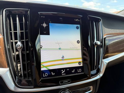 Used 2017 Volvo S90 T6 Momentum w/ Vision Package image 29