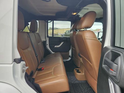 Used 2017 Jeep Wrangler Unlimited Sahara w/ Dual Top Group AWD/4WD image 41