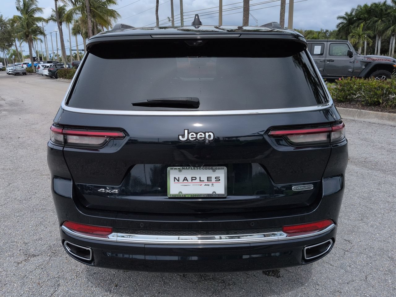 Used 2023 Jeep Grand Cherokee L Overland w/ Luxury Tech Group IV AWD/4WD image 6
