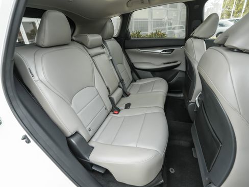 Used 2025 INFINITI QX50 Luxe image 36