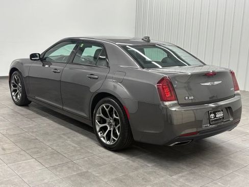 Used 2015 Chrysler 300 S RWD image 4