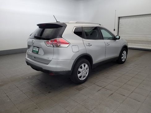 Used 2016 Nissan Rogue S w/ Appearance Package AWD/4WD image 9